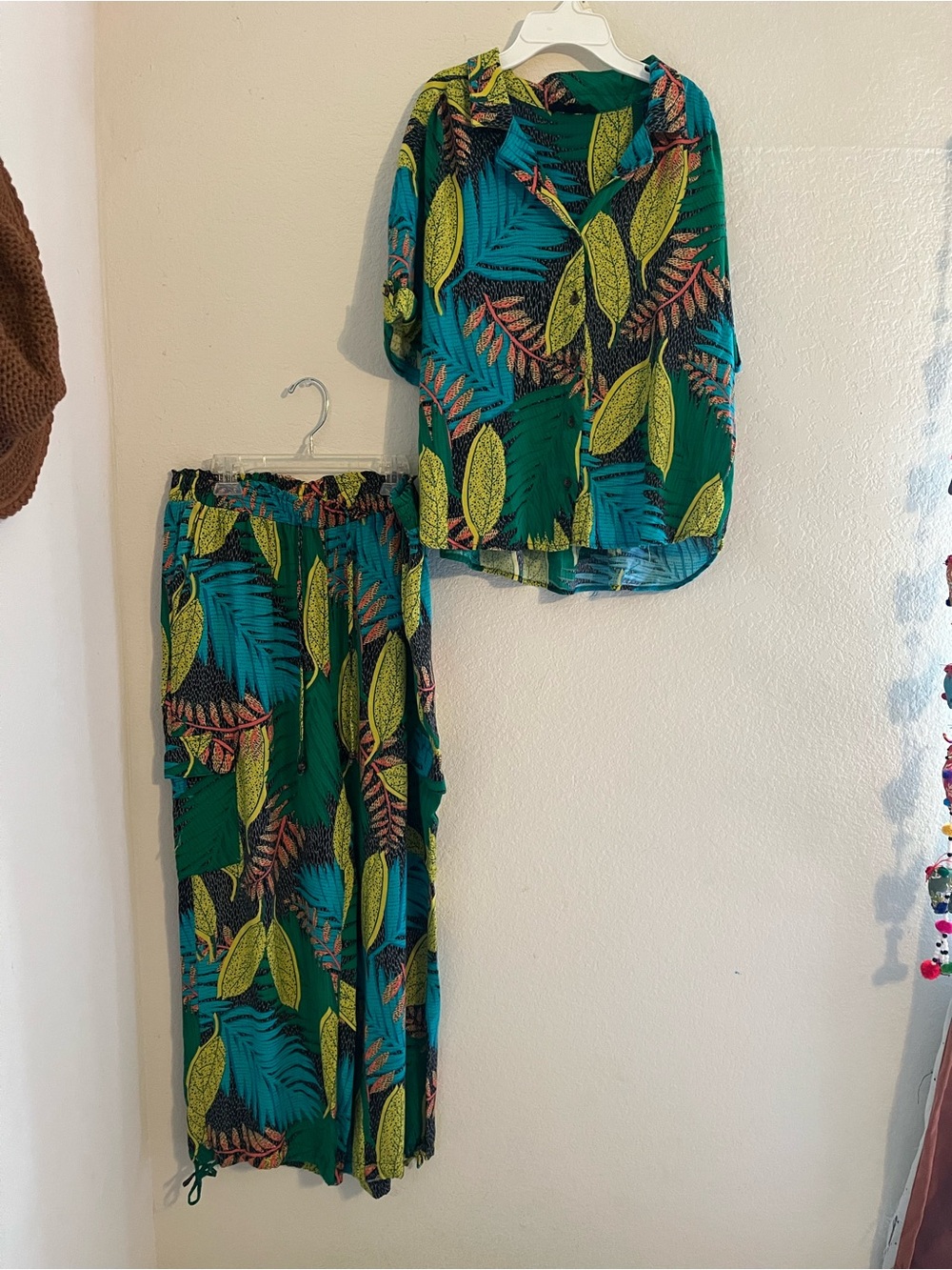 Jane and Delancey L/XL Tropical Cargo Set